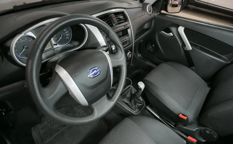 Datsun mi-DO