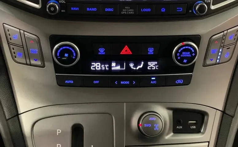 Hyundai Grand Starex