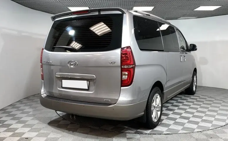 Hyundai Grand Starex