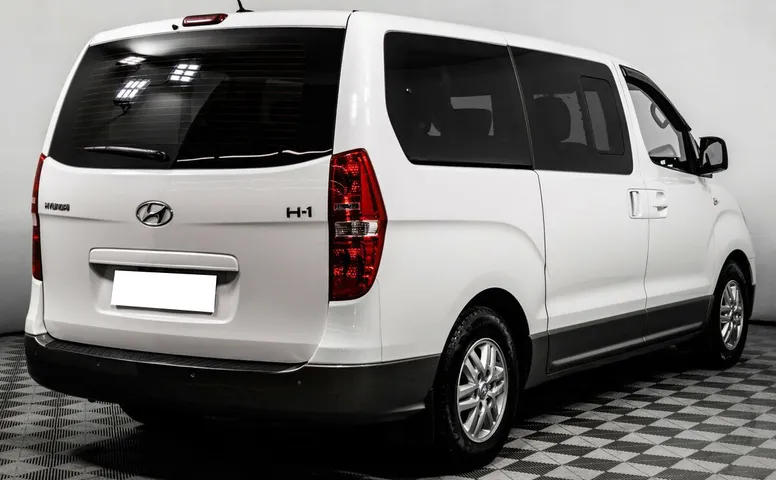 Hyundai H-1