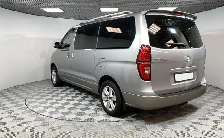 Hyundai Grand Starex
